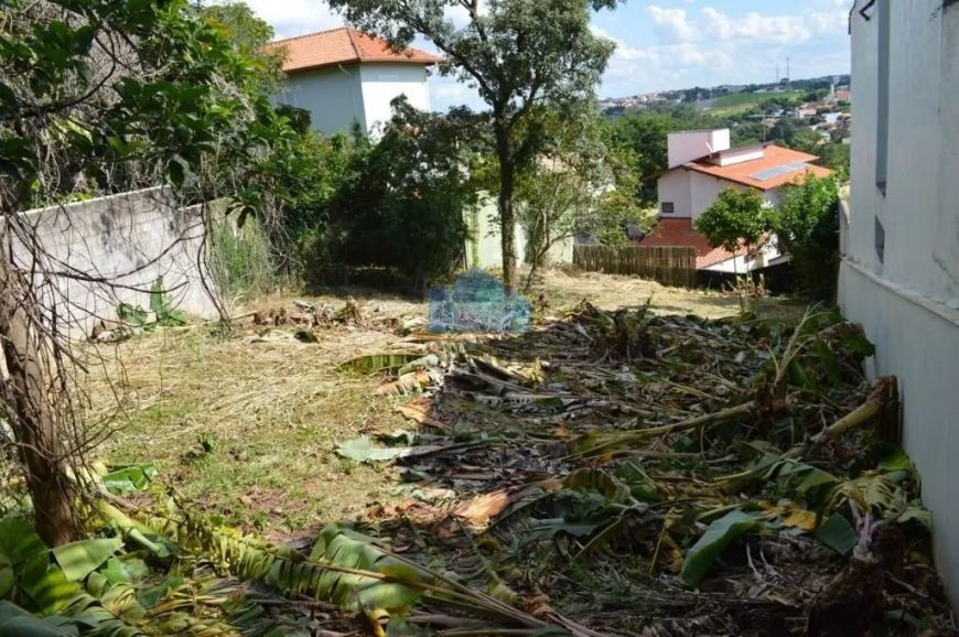 Terreno com 530m², em condomínio em Sousas!!!
