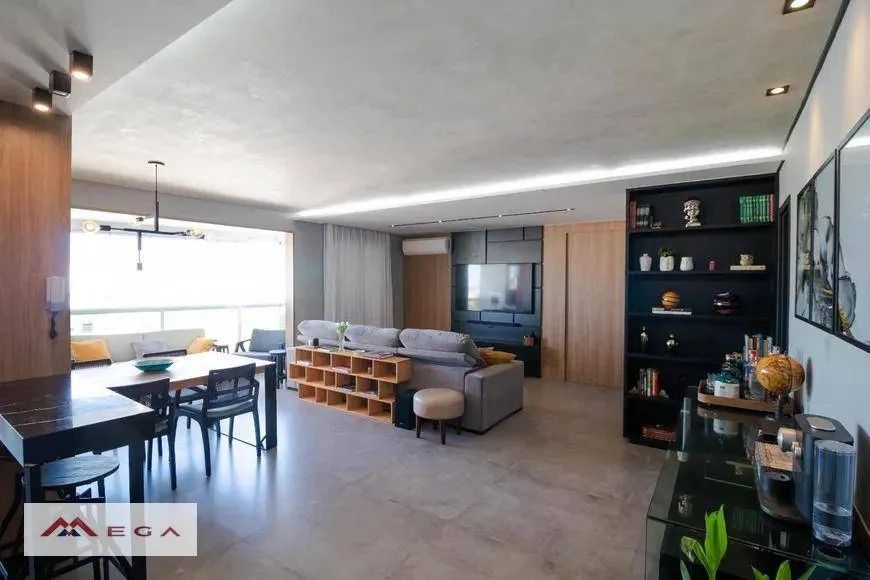 Apartamento à venda no Condomínio Modèle na Vila Itapura em Campinas/SP.