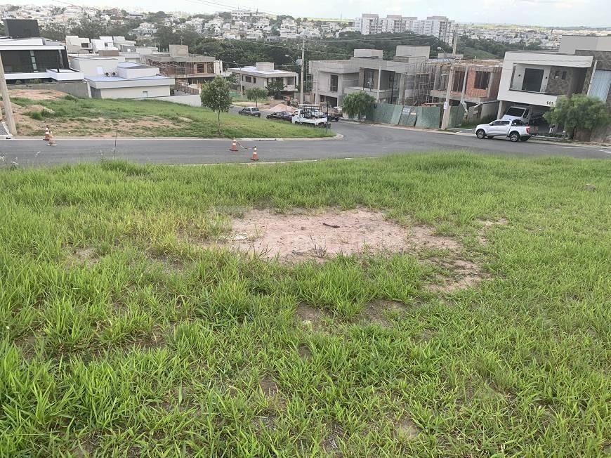 Terreno à venda no Residencial Glarus, no Swiss Park, em Campinas/SP.