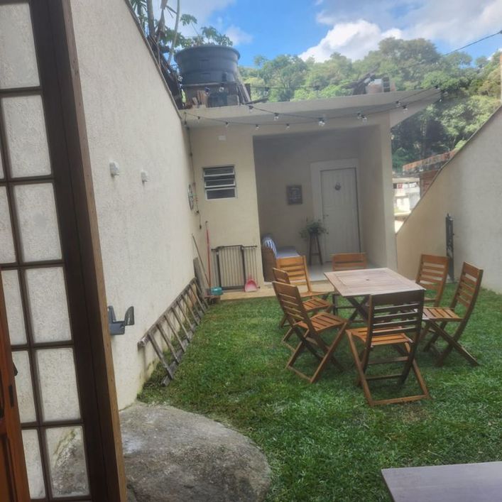Sobrado à venda com 4 dormitorios