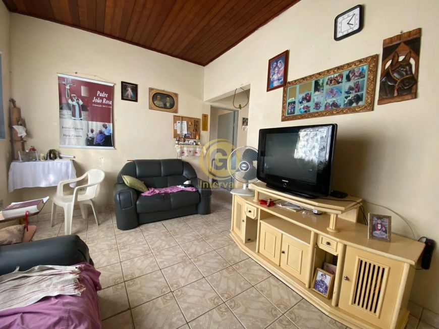 Casa para Venda no Parque Santo Antônio em Jacareí - SP;