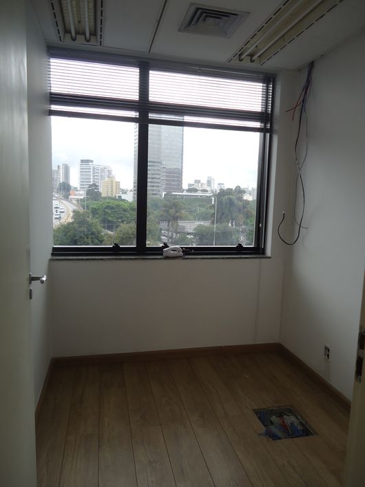 Excelente Sala Comercial em localização privilegiada e de fácil acesso.