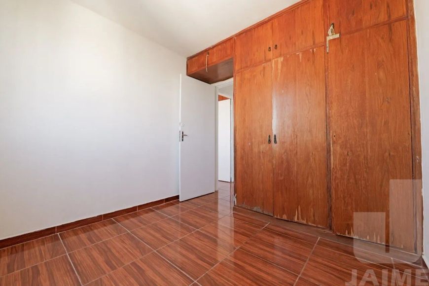 Apartamento padrão com 2 dormitórios e 2 vaga.