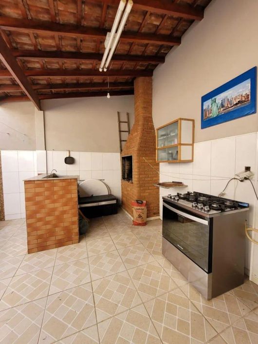 Oportunidade Única: Casa com 3 Quartos e Quintal no Jardim Roseira!