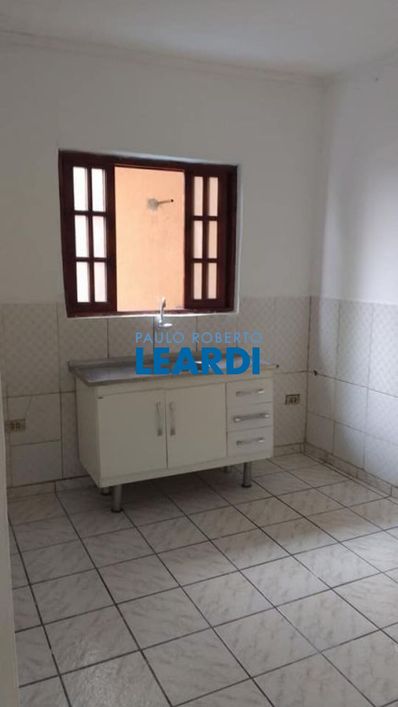 CASA ASSOBRADADA - VILA DALVA - SP