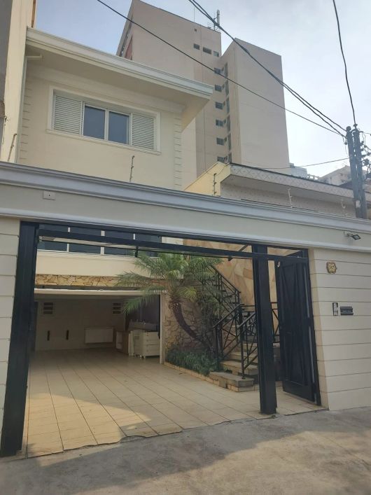 Mansão para aluguel ou venda possui 200 metros quadrados com 3 quartos e 4 vagas em Perdizes - SP