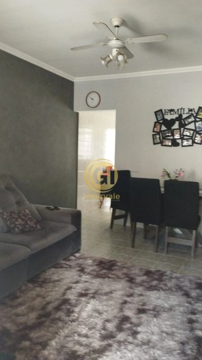 Imperdível! Casa à venda em Jacareí-SP, bairro Jardim do Portal: 2 quartos, 1 sala, 1 banheiro, 2 va