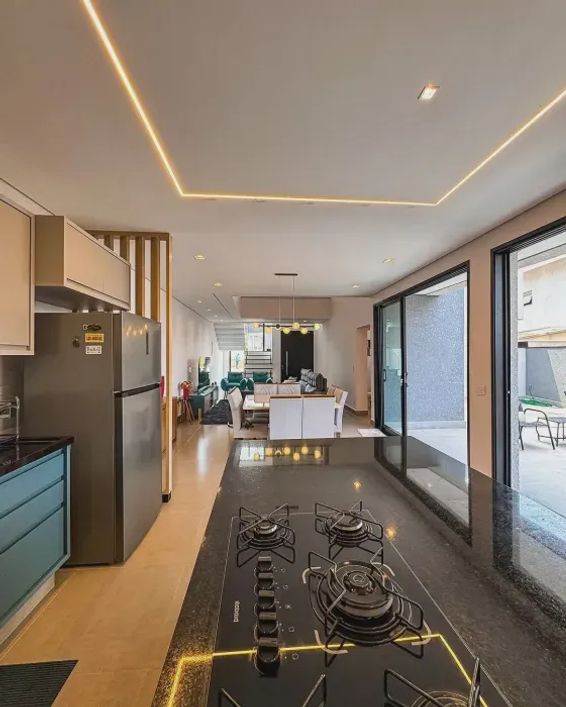 Sobrado para venda possui 232 metros quadrados com 3 quartos em Swiss Park - Campinas - SP