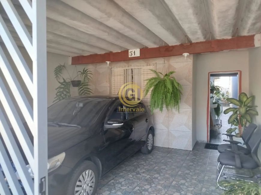 Casa à Venda no Jardim Emília - Aceita Financiamento, Próxima à Dutra e ao Centro