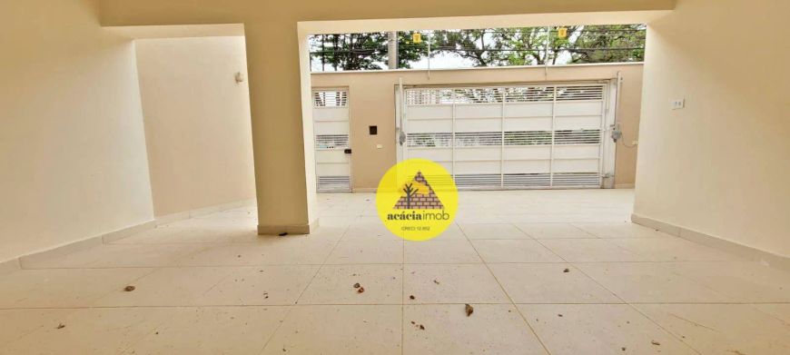 CASA TÉRREA COM PISCINA E 380 M² DE ÁREA CONSTRUÍDA
