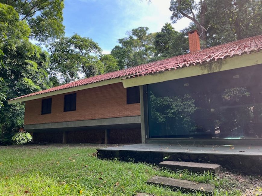 Casa de condomínio fechado, térrea para venda com 432 metros quadrados com 3 suítes