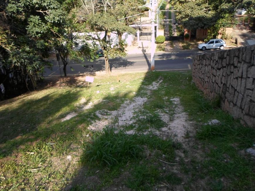 Terreno de 600 m2 no Caminhos de San Conrado