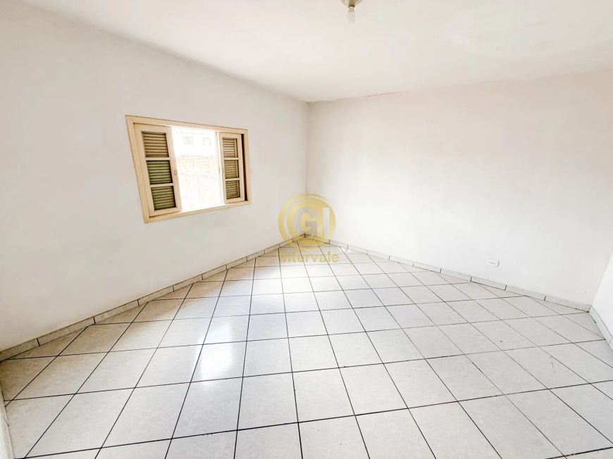 Casa com dois dormitórios a venda em Jacarei