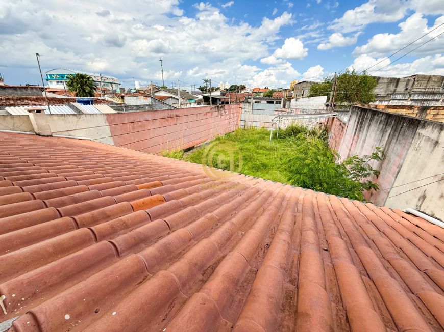 Casa com dois dormitórios a venda em Jacarei