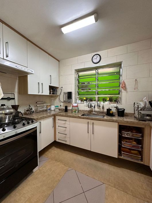 "Elegante Sobrado de 3 Dorm. com Suíte, Sala Ampla, sala de jantar e 3 Vagas"