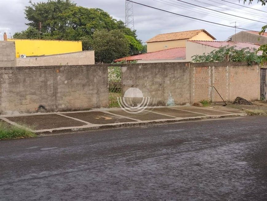 Terreno Plano e murado à Venda no Parque Via Norte em Campinas