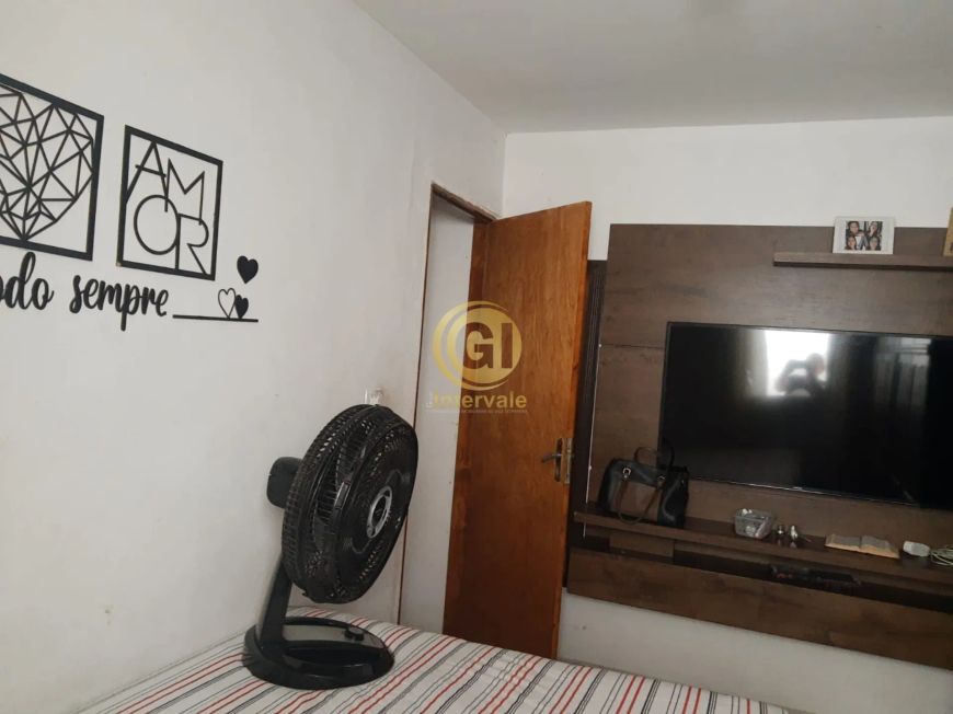 Excelente oportunidade de investimento em Jacareí-SP: Casa 2 quartos no Parque Califórnia, com 2 vag