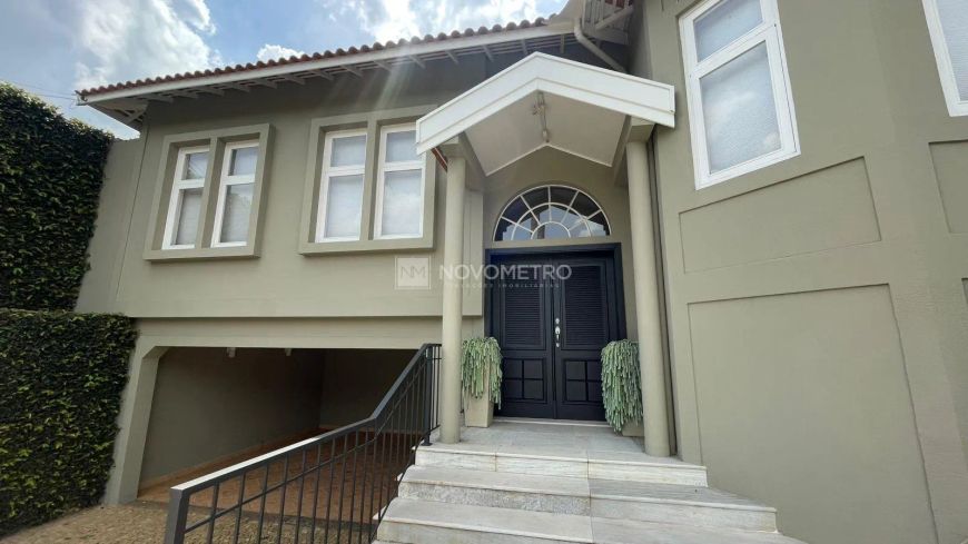 Casa à Venda em Condomínio na Região do Gramado, Campinas/SP