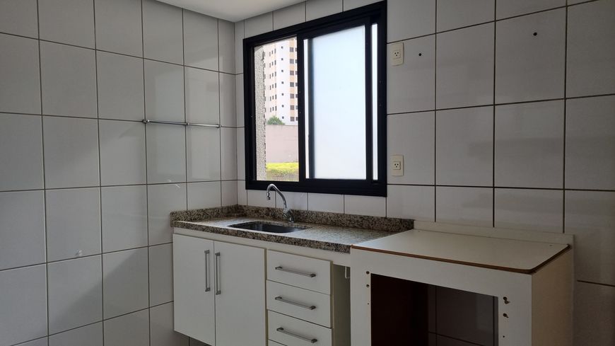 Apartamento à venda com 3 quartos 1 suíte a poucos metros do Shopping Iguatemi Campinas.