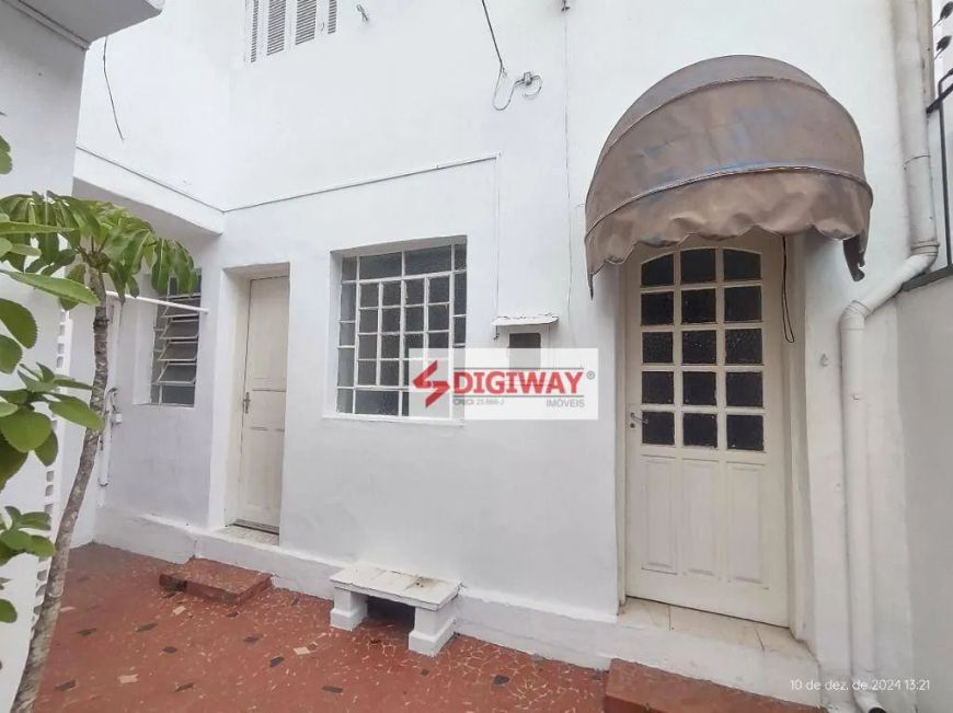 Sobrado comercial ou residencial de FUNDOS para locação.