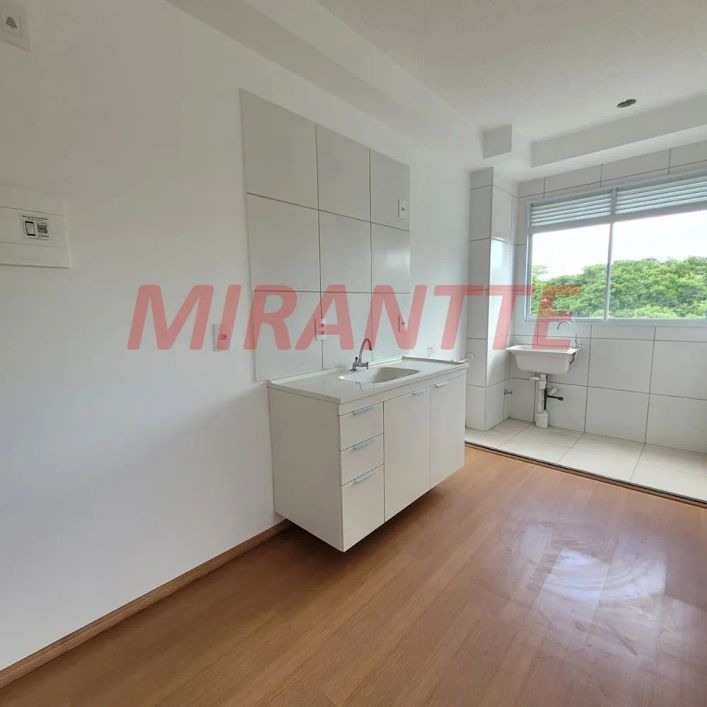 Apartamento de 38m² com 2 quartos em Pari