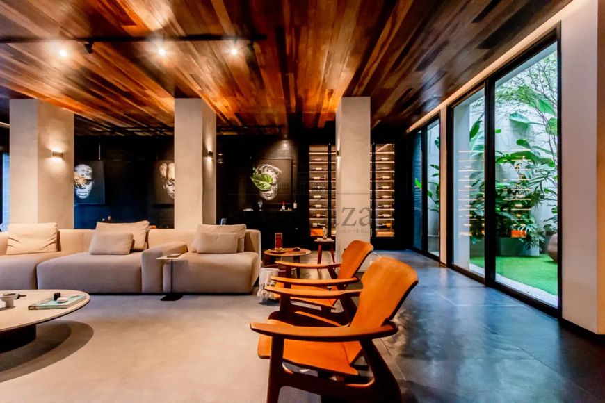 Casa Sobrado - Jardim Europa - 4 Dormitórios - 240m².