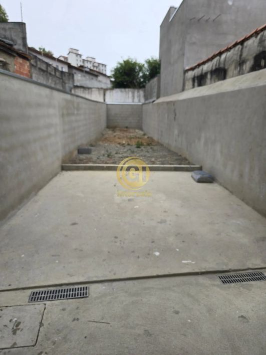 Imperdível casa à venda em Jacareí-SP, Centro: 2 quartos, 2 suítes, 1 sala, 3 banheiros, 2 vagas, 86