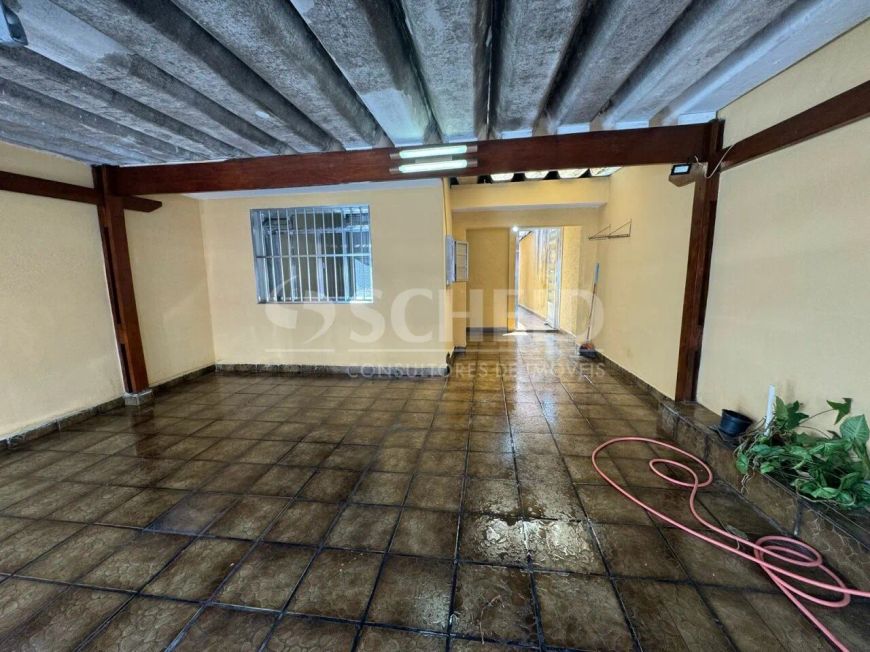 Casa Térrea no Campo Grande, 2 quartos, sendo 1 suíte, salas de estar e jantar e 2 vagas.