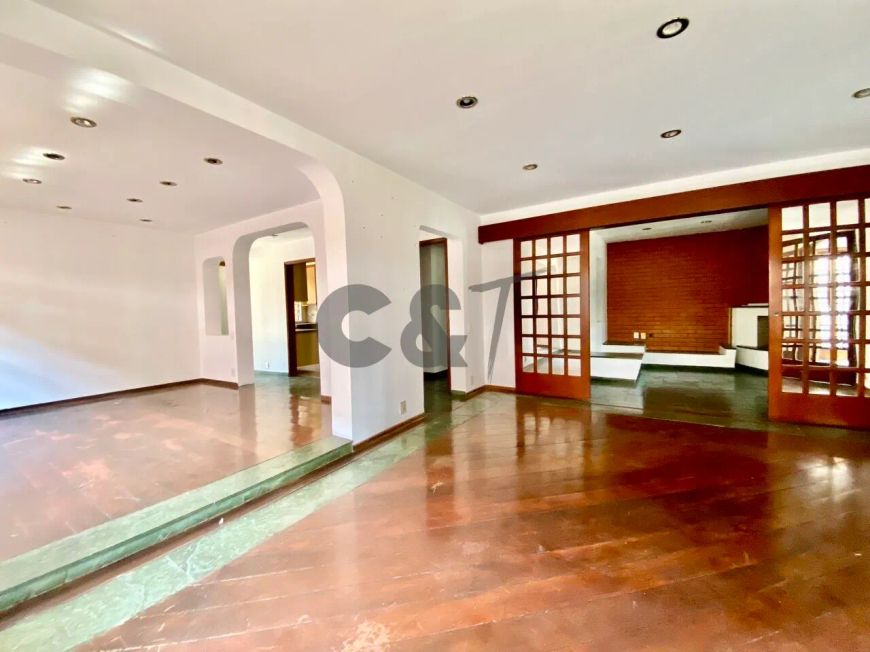 Sobrado com 5 Dormitórios (3 Suítes) à Venda ou para Alugar no Alto da Boa Vista, São Paulo - SP