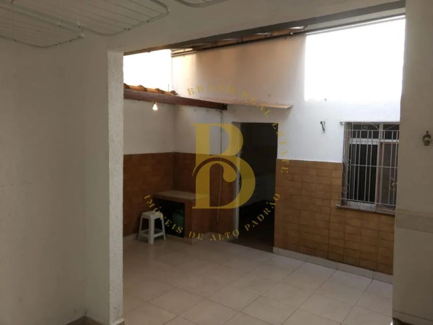 Casa com 190 m², 5 quartos sendo 2 suítes à venda no bairro Vila Gumercindo.