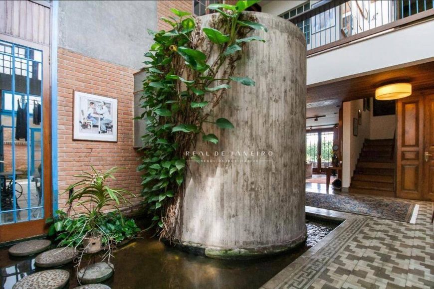 Casa no Pacaembu: 1000 m², 4 suítes e piscina.