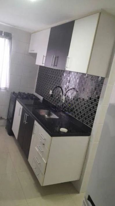 LINDO APARTAMENTO REFORMADO COND. SANTA MONICA