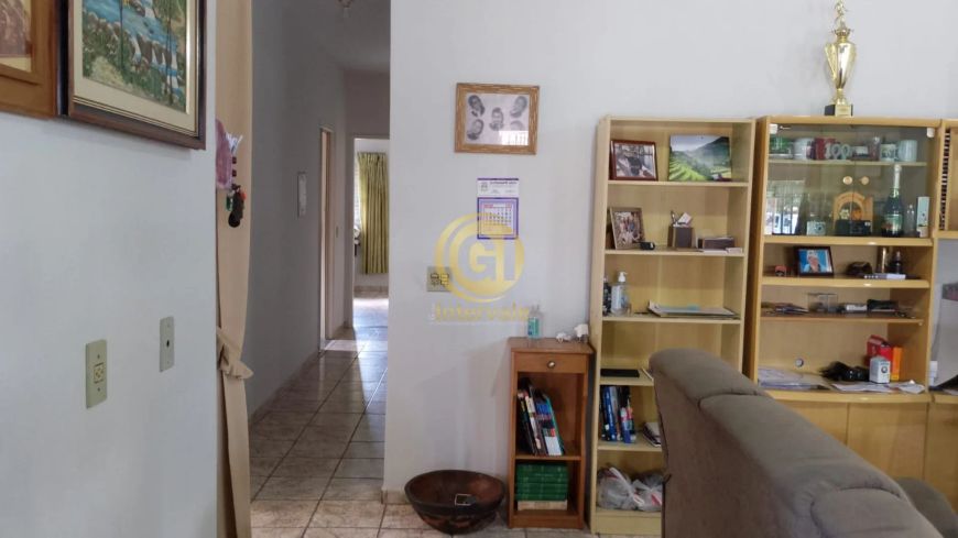 Casa com 3 Dormitórios, Suíte e Área Gourmet à Venda ? Amplo Quintal e Conforto