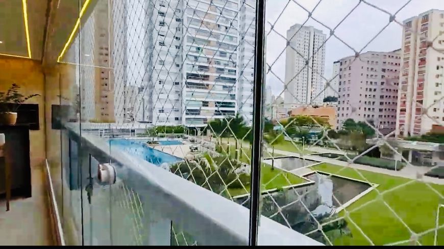 Apartamento para venda tem 212 metros quadrados com 4 quartos 4 suítes 3 vagas em Aclimação!