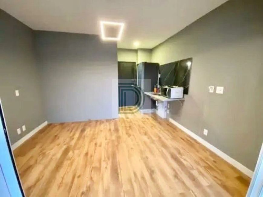 Belíssimo Stúdio com Vista Livre - Condomínio completo