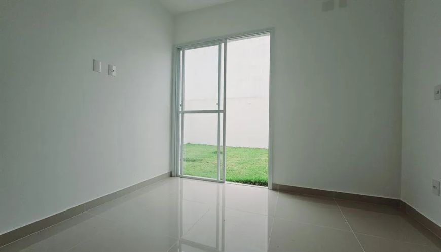 0 - Casa 3 quartos, sendo 1 suíte