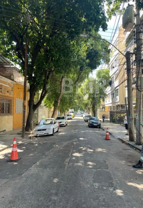 Apartamento 2 quartos com dependência completa no coração de Vila Isabel