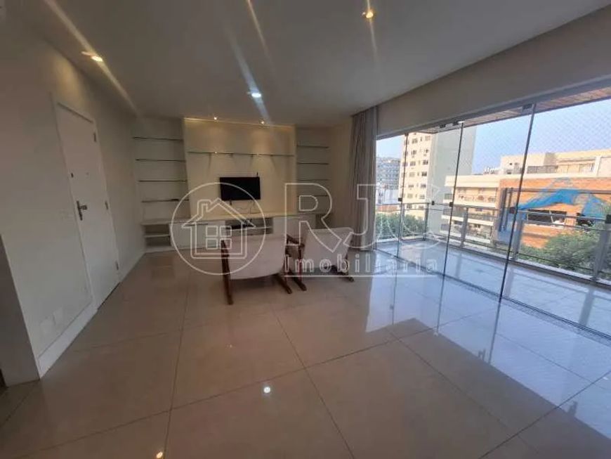 Imóvel reformado e modernizado com 126 metros com 3 quartos e 3 suítes na Tijuca