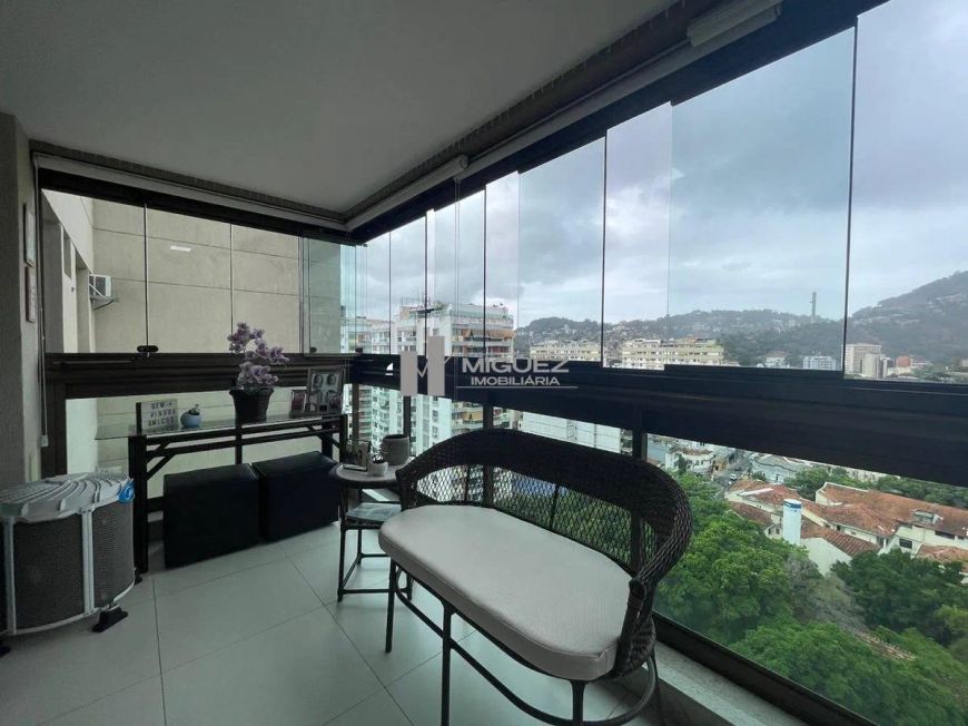 À venda na Tijuca! Apto, com varanda, sala 2 quartos sendo 1 suíte! 1 vaga de garagem, Infra Total!