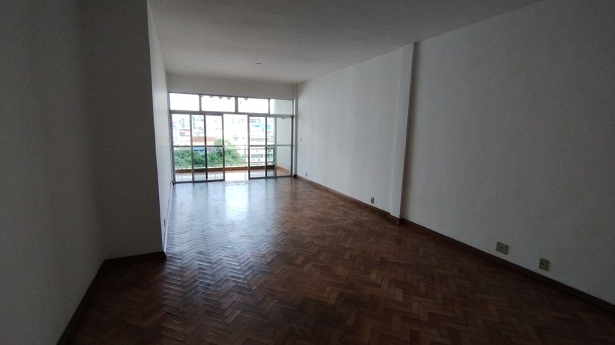 Apartamento na Rua Marquês de Valença - Tijuca
