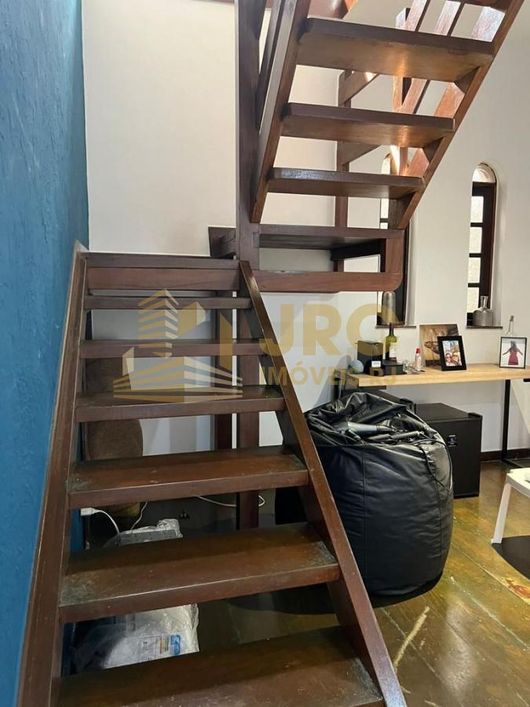 Casa triplex de frente com 5 quartos em Sampaio!