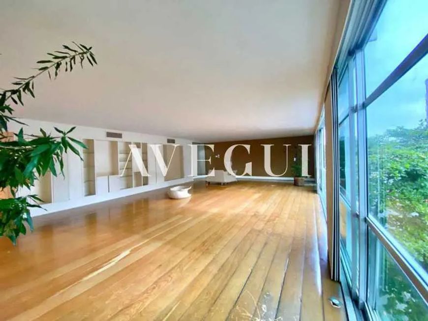 Apartamento - / Residencial / Leblon