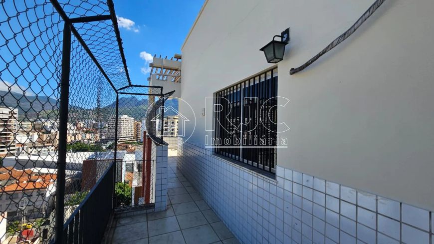 Cobertura duplex para venda tem 138 metros quadrados com 4 quartos