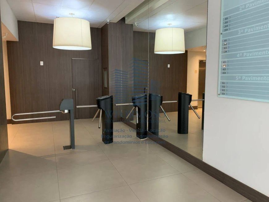 Salas entre 94 e 350 m² em vão livre com 1 e 2 banheiros à venda