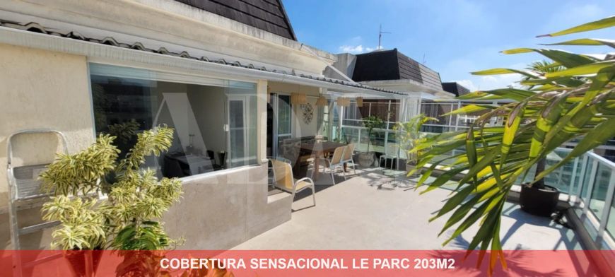 Imperdível Cobertura de Luxo na Barra da Tijuca - 3 Quartos, 1 Suíte, 2 Salas, 4 Banheiros, 3 Vagas