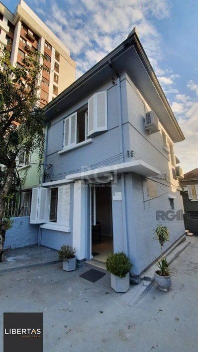 CASA SOBRADO PARA ALUGAR NO BAIRRO PETRÓPOLIS