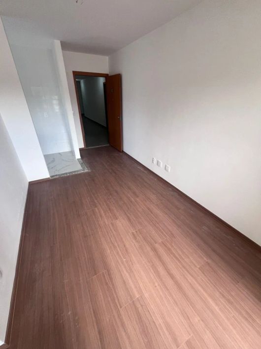 Apartamento 2 dormitórios, com garagem no bairro Costa e Silva.