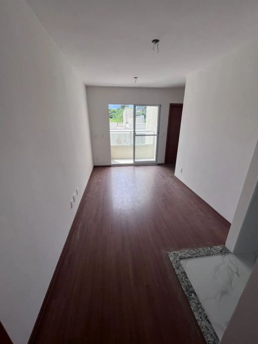 Apartamento 2 dormitórios, com garagem no bairro Costa e Silva.