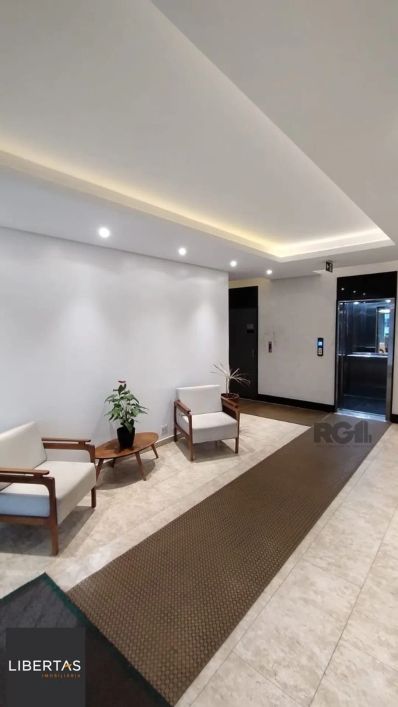 Apartamento 2 dormitórios à venda Floresta Porto Alegre/RS