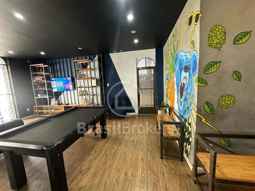 Casa te oferece espaço para residência e comércio em Vila Isabel